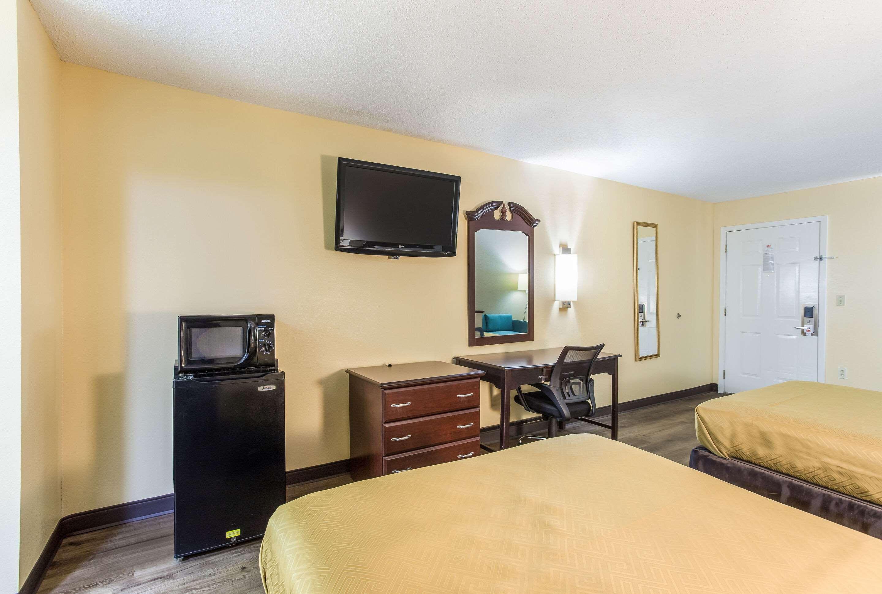 Econo Lodge Clinton Eksteriør billede