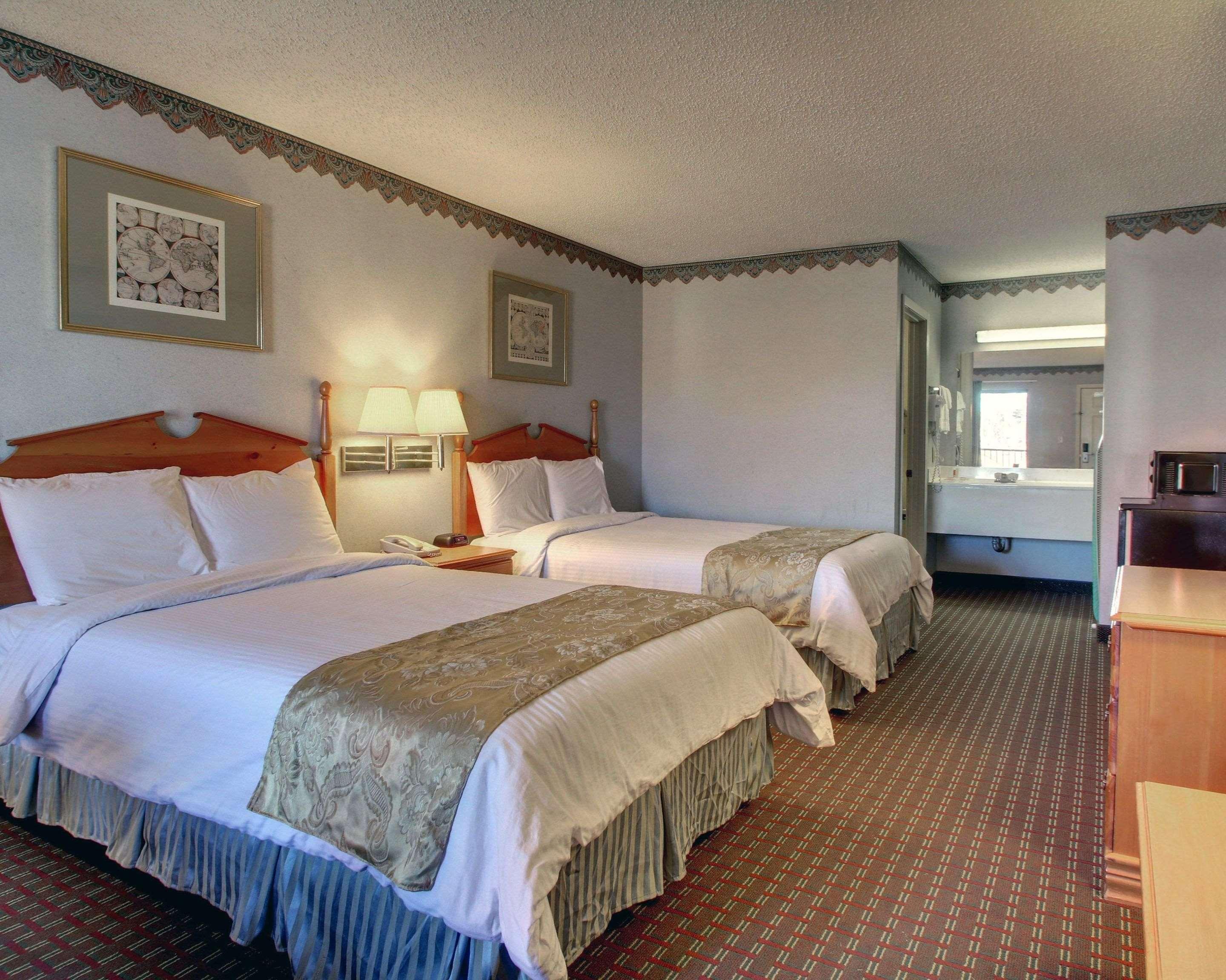 Econo Lodge Clinton Eksteriør billede