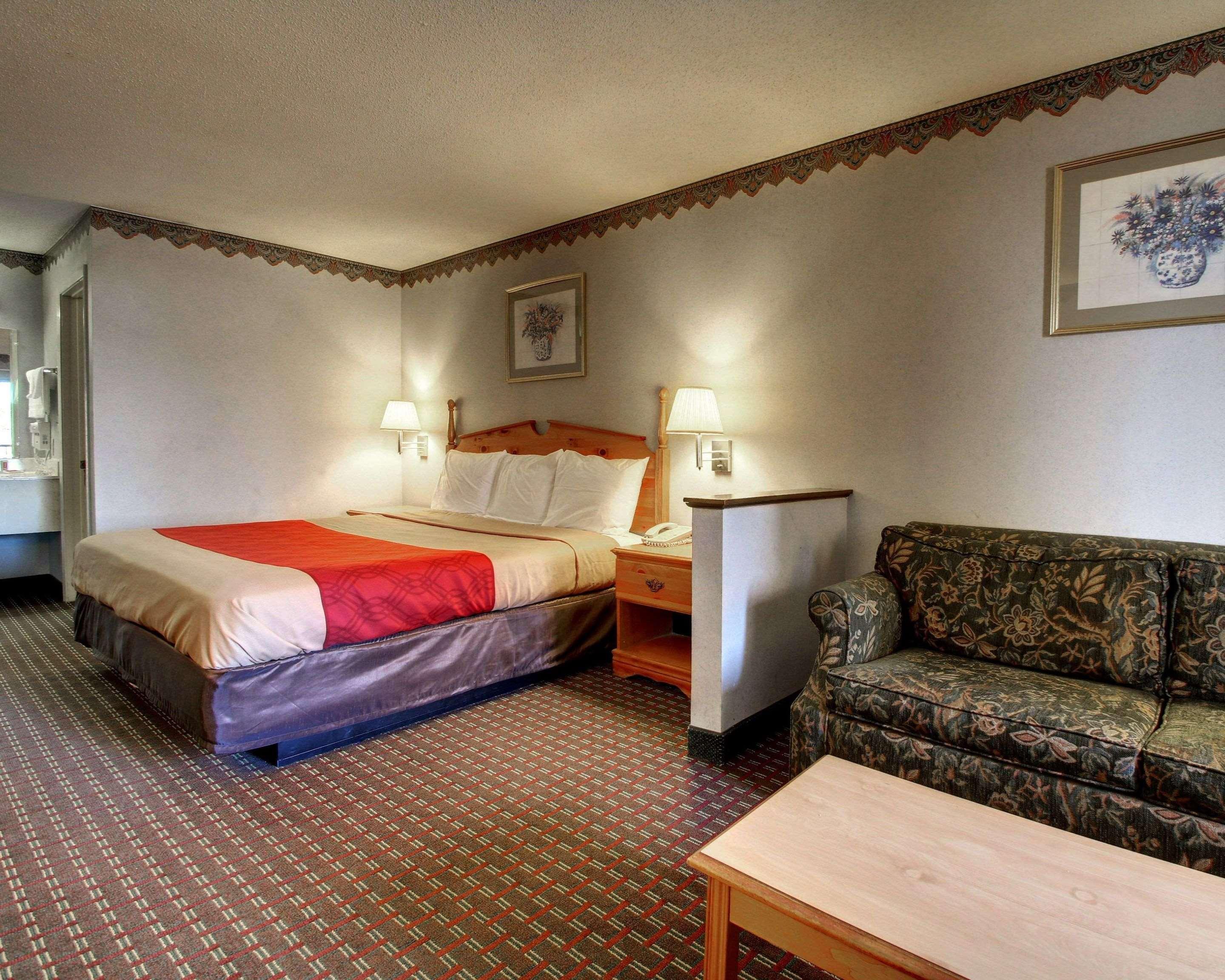 Econo Lodge Clinton Eksteriør billede