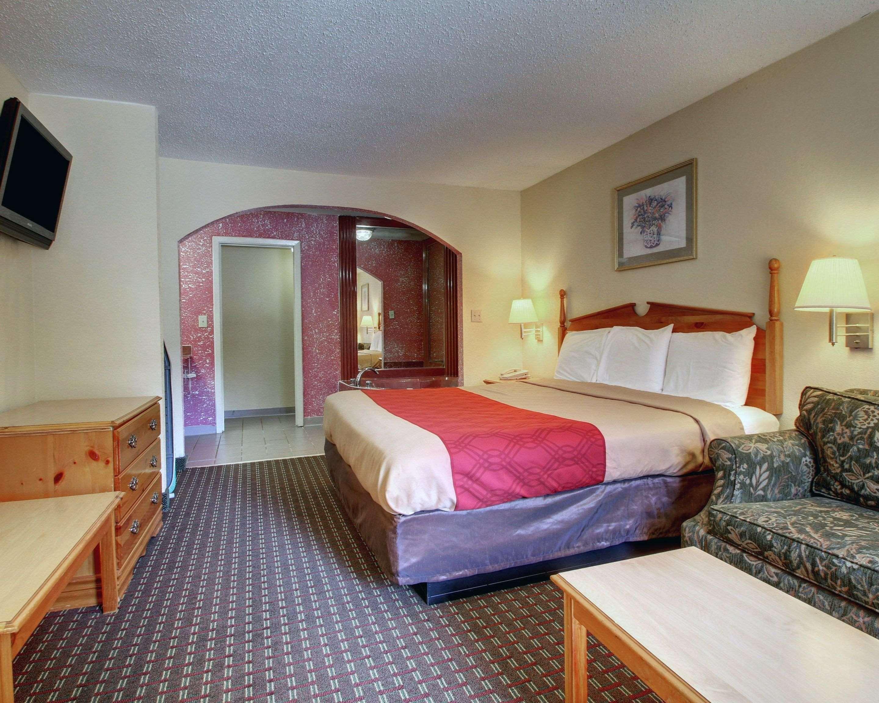 Econo Lodge Clinton Eksteriør billede