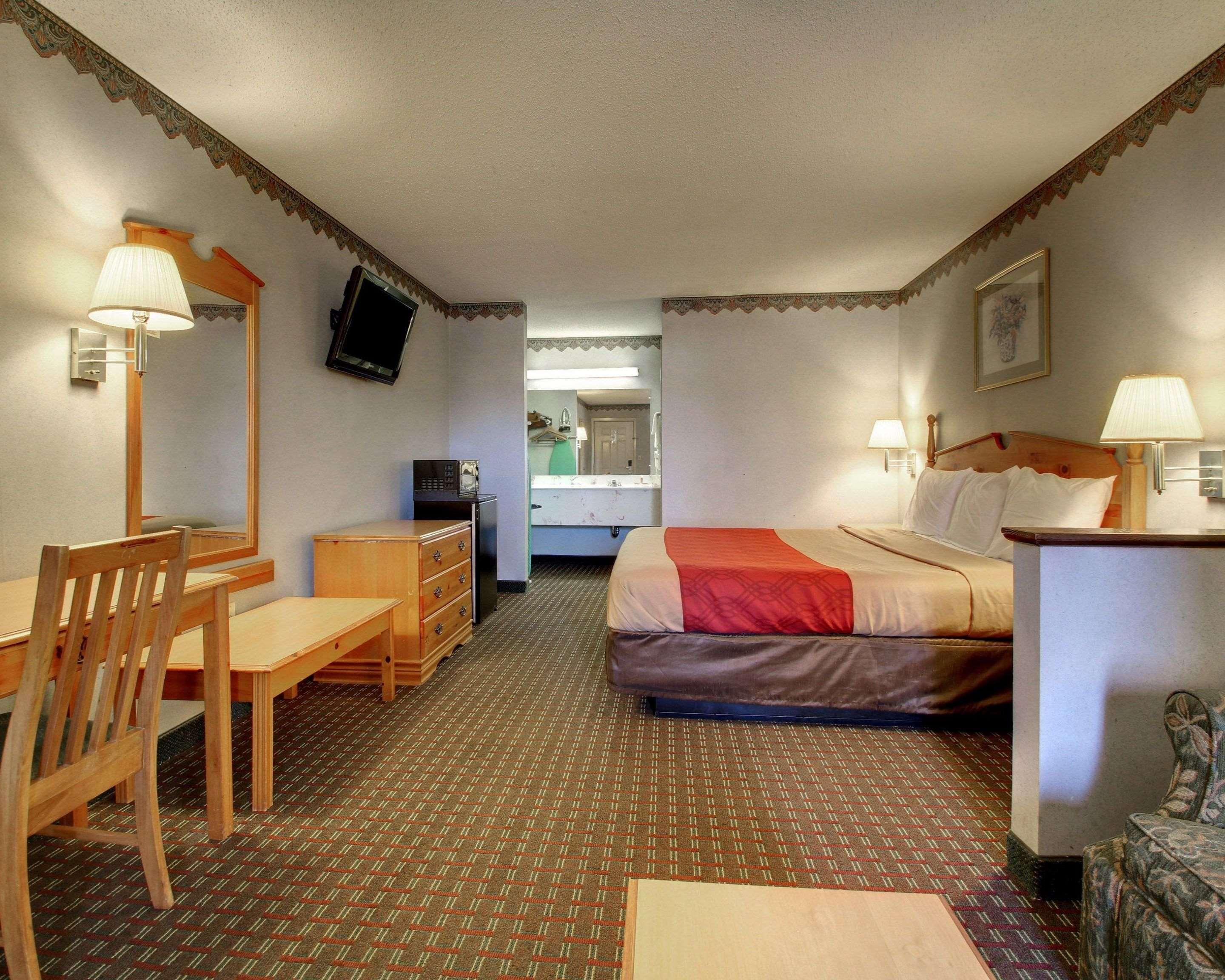 Econo Lodge Clinton Eksteriør billede