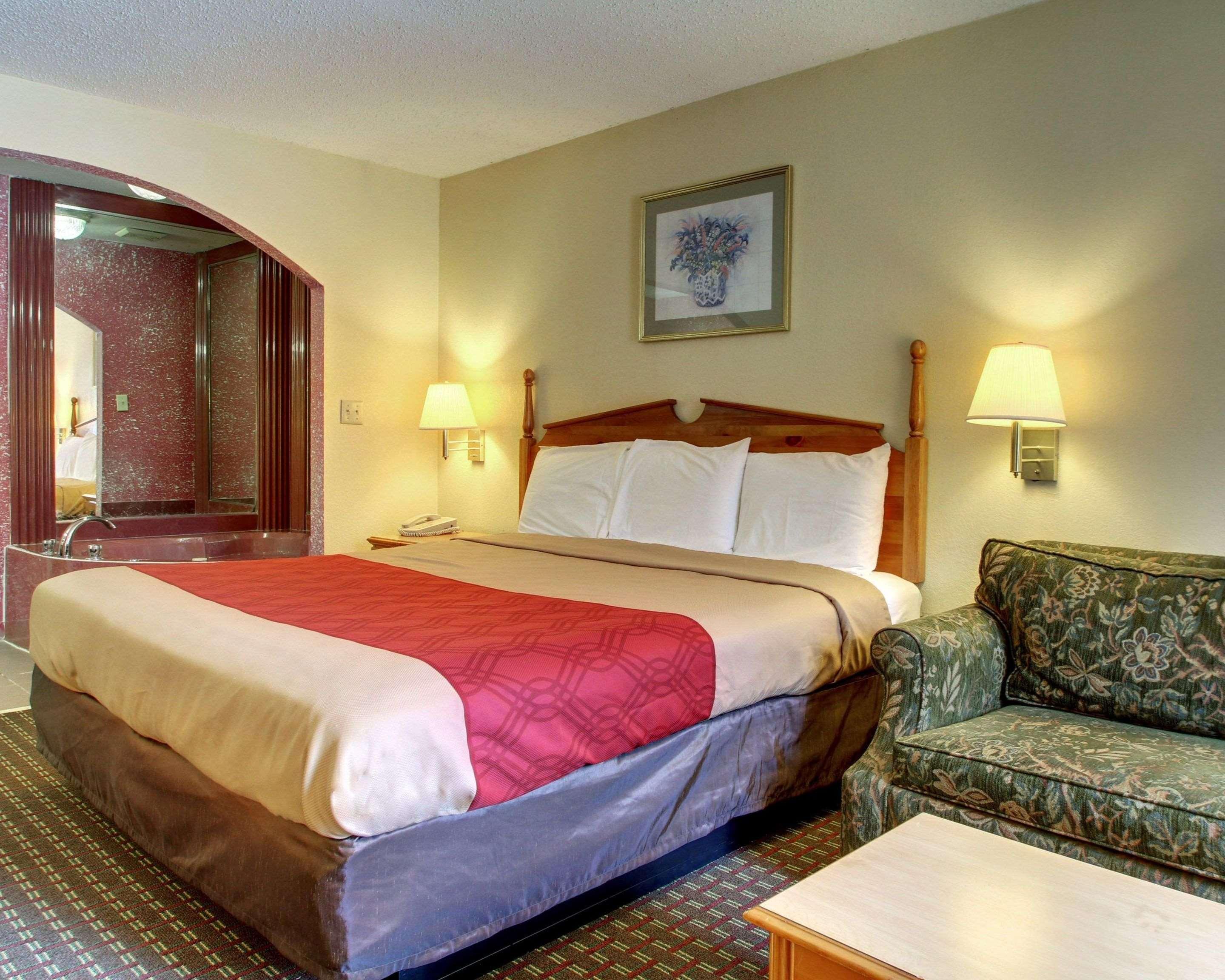 Econo Lodge Clinton Eksteriør billede