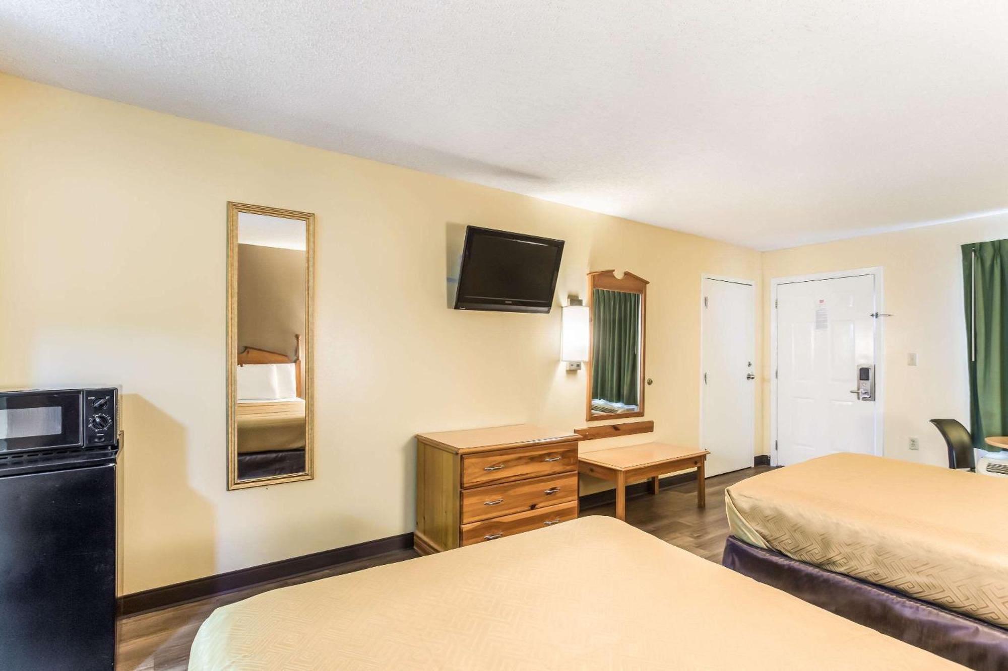 Econo Lodge Clinton Eksteriør billede