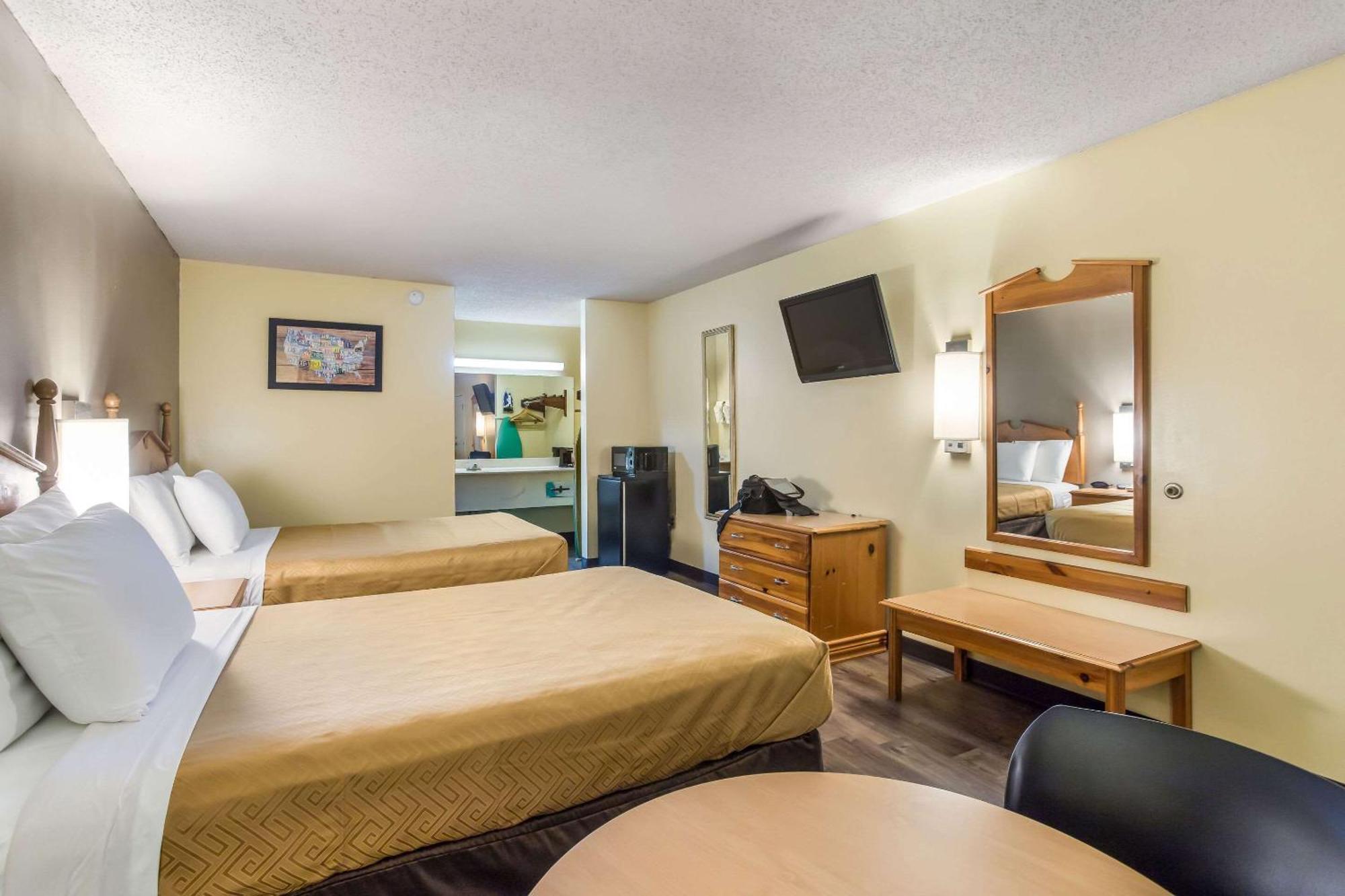 Econo Lodge Clinton Eksteriør billede